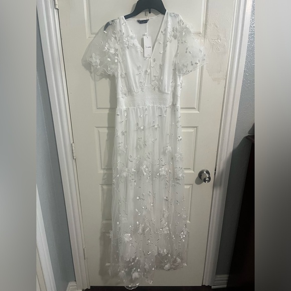 White lace maxi dress - Picture 2 of 5